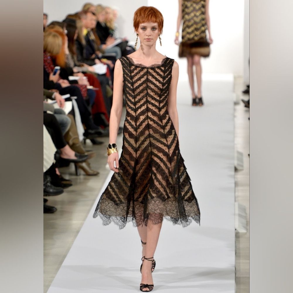 ○$6,000 OSCAR DE LA RENTA BLACK  SILK LINED LONG SLEEVE TULLE RUNWAY DRESS US 12